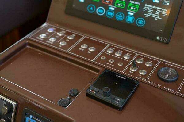 Sundeck Yachts 580 Sport Yacht For Sale