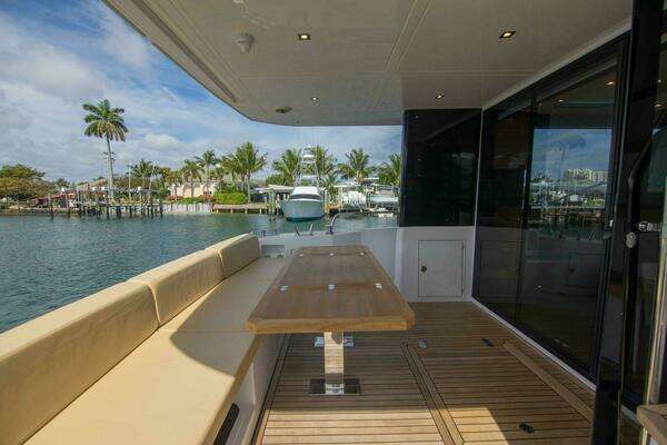 Sundeck Yachts 580 Sport Yacht For Sale