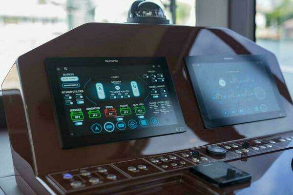 Sundeck Yachts 580 Sport Yacht For Sale