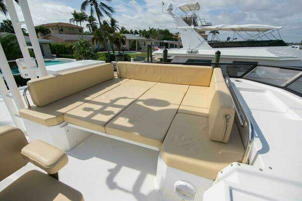 Sundeck Yachts 580 Sport Yacht For Sale