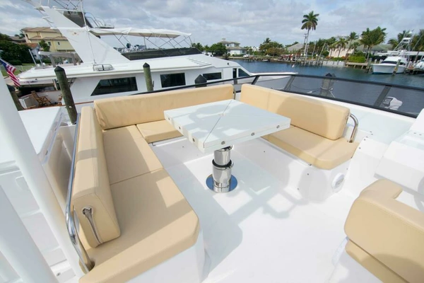 2019 Sundeck Yachts 58