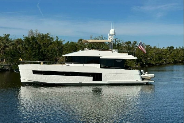 2019 Sundeck Yachts 58