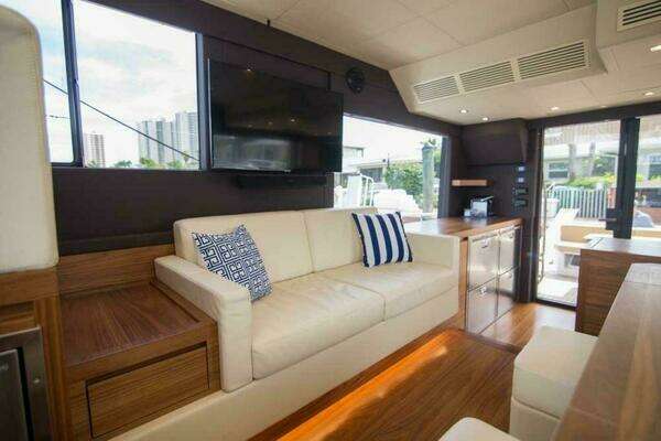 Sundeck Yachts 580 Sport Yacht For Sale