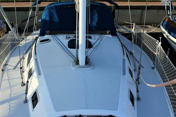 HUZZAH 32ft Catalina Yacht For Sale