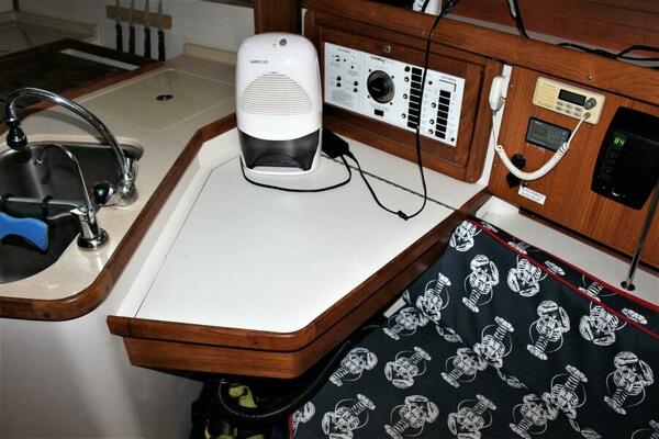 HUZZAH 32ft Catalina Yacht For Sale