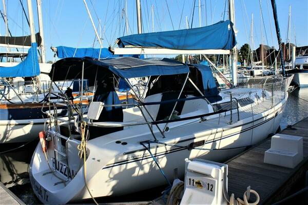 HUZZAH 32ft Catalina Yacht For Sale