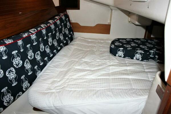 HUZZAH 32ft Catalina Yacht For Sale