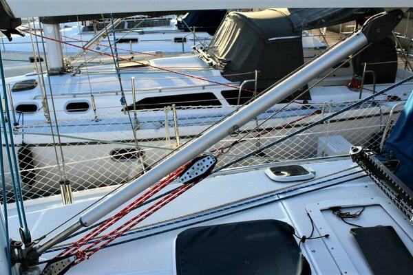 HUZZAH 32ft Catalina Yacht For Sale