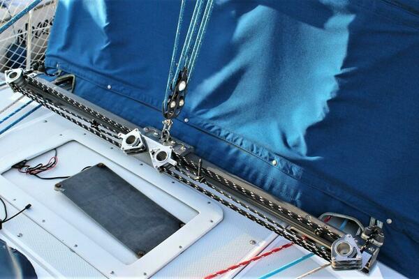 HUZZAH 32ft Catalina Yacht For Sale