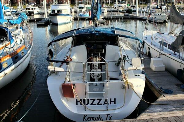 HUZZAH 32ft Catalina Yacht For Sale