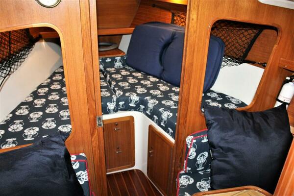 HUZZAH 32ft Catalina Yacht For Sale