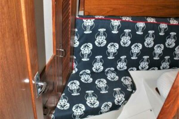 HUZZAH 32ft Catalina Yacht For Sale