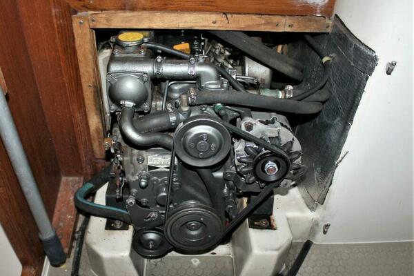 HUZZAH 32ft Catalina Yacht For Sale