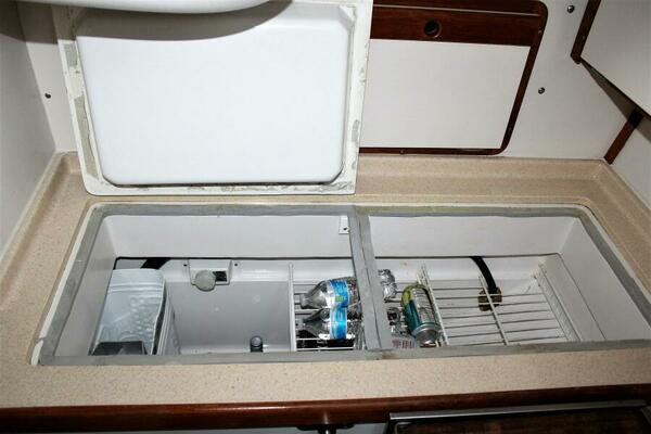 HUZZAH 32ft Catalina Yacht For Sale