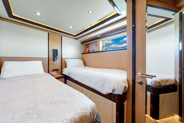 Relentless 83ft Ocean Alexander Yacht For Sale