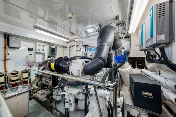 Relentless 83ft Ocean Alexander Yacht For Sale