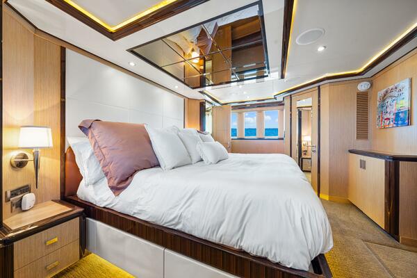 Relentless 83ft Ocean Alexander Yacht For Sale