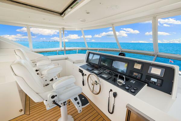 Relentless 83ft Ocean Alexander Yacht For Sale
