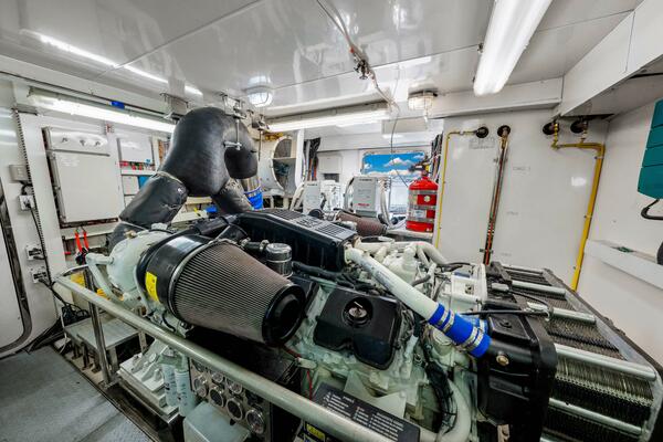 Relentless 83ft Ocean Alexander Yacht For Sale