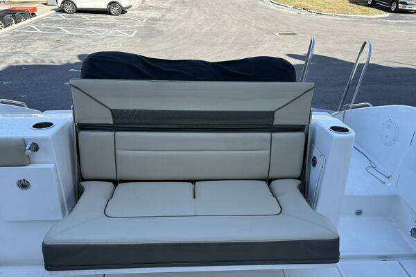 Pursuit 365 DC Yacht For Sale