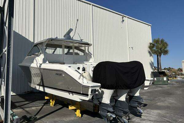 Pursuit 365 DC Yacht For Sale