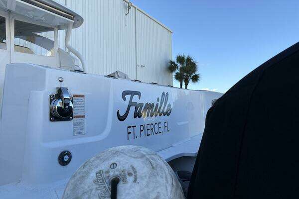 Pursuit 365 DC Yacht For Sale