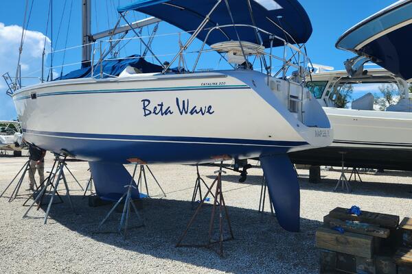 Beta Wave  32ft Catalina Yacht For Sale