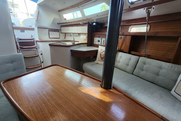 Beta Wave  32ft Catalina Yacht For Sale