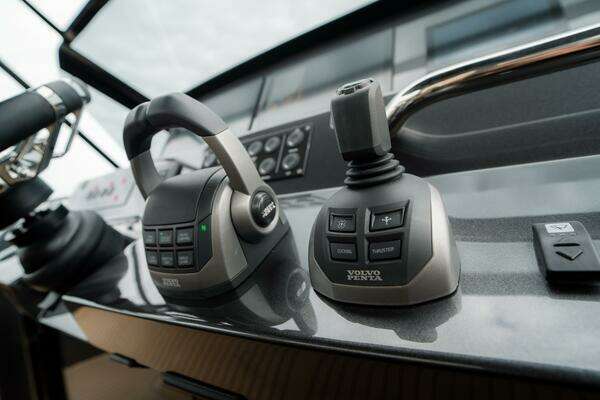 Pardo Yachts 43 Yacht For Sale