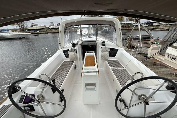 35ft Beneteau Yacht For Sale