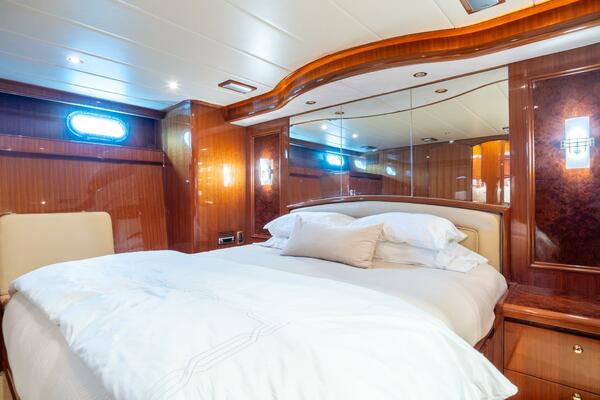 WHILE AWAY III 63ft Hampton Yacht For Sale