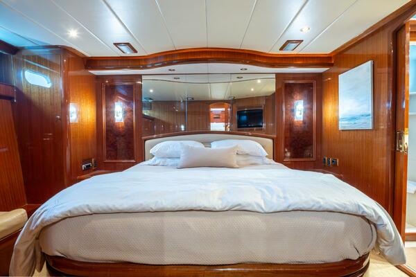 WHILE AWAY III 63ft Hampton Yacht For Sale