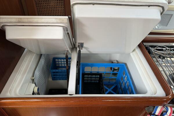 Layla 46ft Beneteau Yacht For Sale