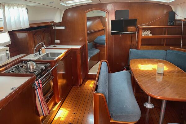 Layla 46ft Beneteau Yacht For Sale