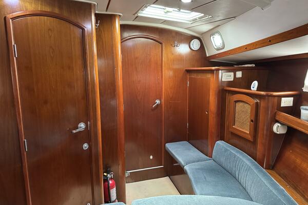 Layla 46ft Beneteau Yacht For Sale