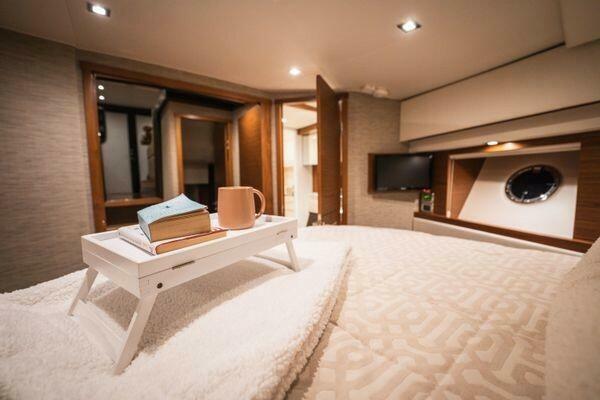 Tiara 44 NO AGENDA -  Master Stateroom