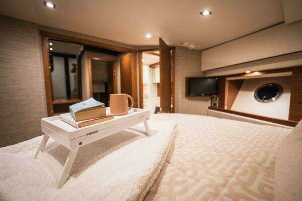 Tiara Yachts 44 Coupe Yacht For Sale