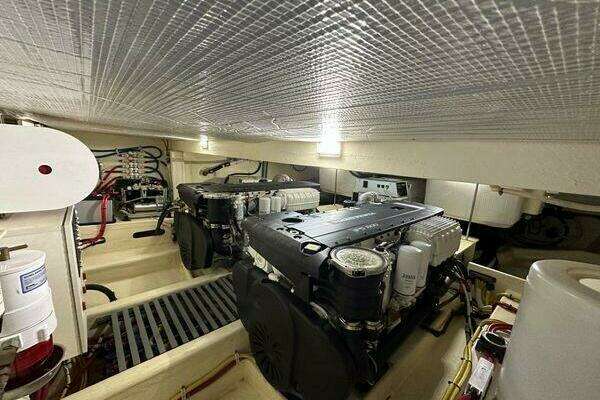 Tiara Yachts 44 Coupe Yacht For Sale