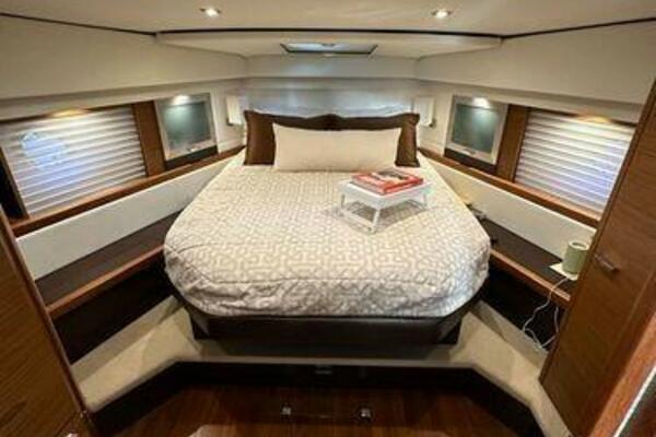 Tiara 44 NO AGENDA -  Forward Stateroom