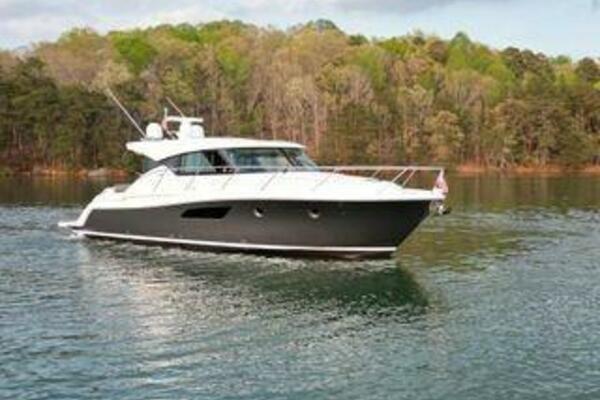 Tiara 44 NO AGENDA -  Starboard Bow Profile