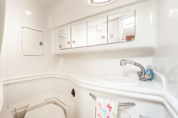 32ft Sea Ray Yacht For Sale