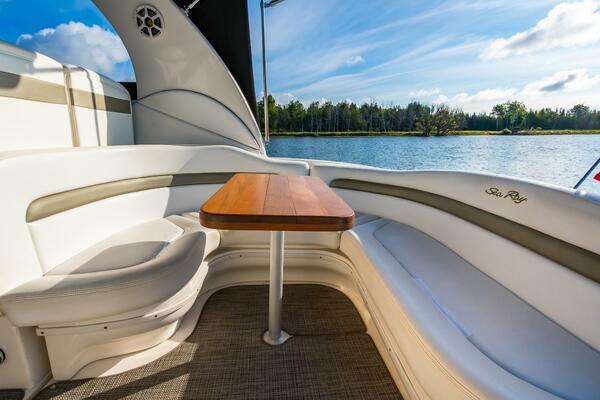 32ft Sea Ray Yacht For Sale