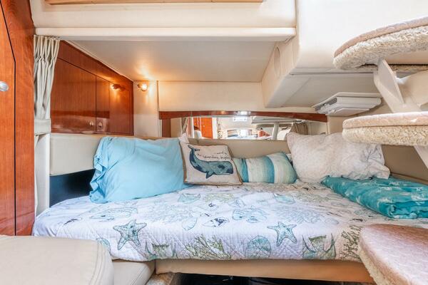 32ft Sea Ray Yacht For Sale