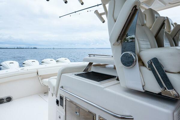 Grady White 45 Pura Vida - Exterior Cockpit