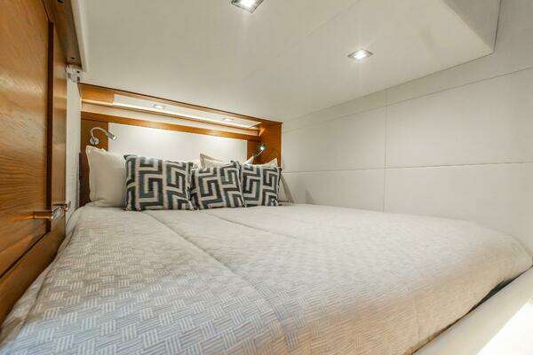 Tiara Yachts 39 Coupe Yacht For Sale