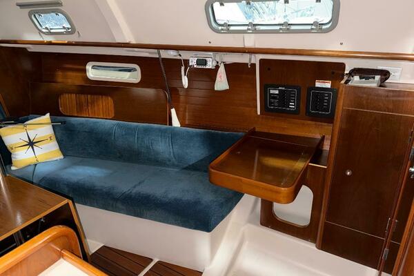 Theresa 28ft Beneteau Yacht For Sale