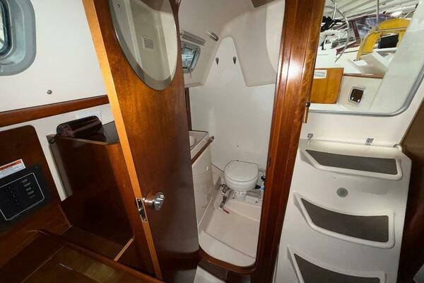 Theresa 28ft Beneteau Yacht For Sale