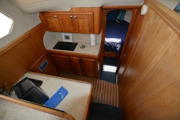 2005 Mainship 34
