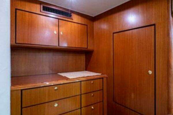Ocean Yachts Convertible Yacht For Sale