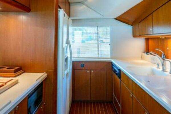 Ocean Yachts Convertible Yacht For Sale